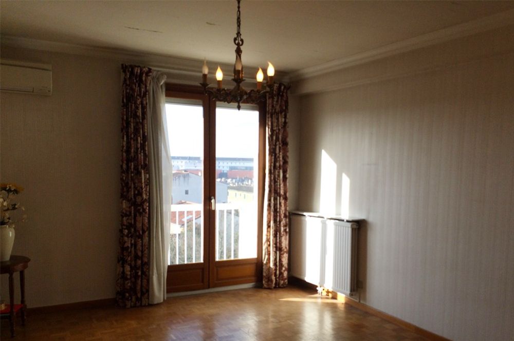 Séjour de l'appartement T3 du quartier de Falguières avant la prestation de home staging
